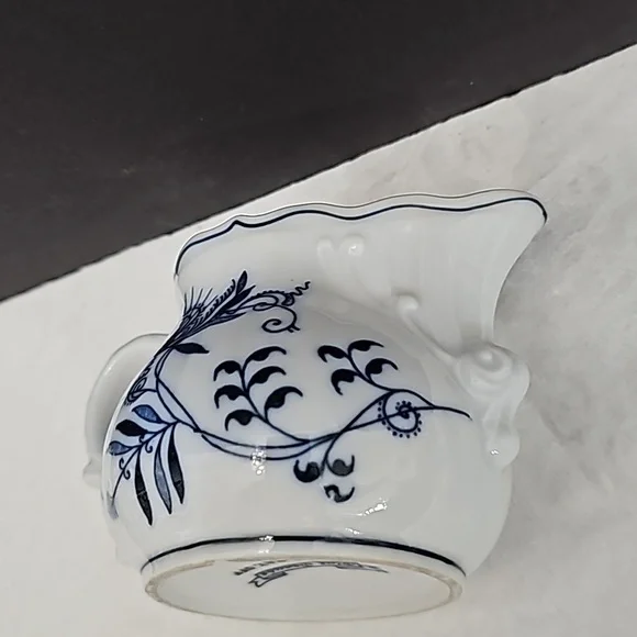 Blue Danube Creamer - Picture 4 of 4